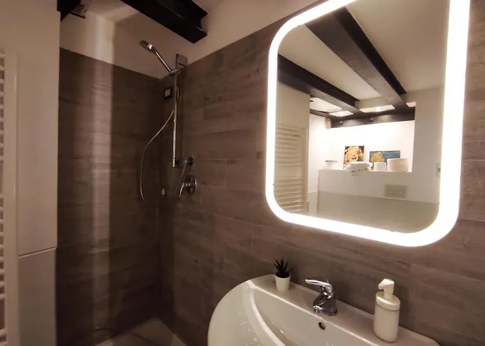 99 Apartment LʼAquila